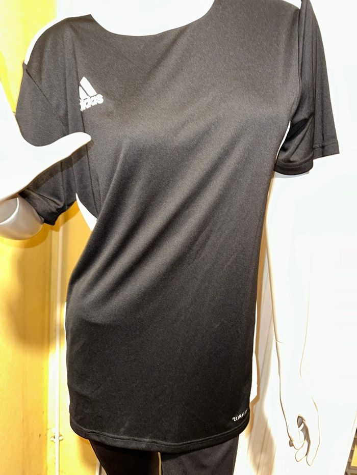 T-shirt adidas - photo numéro 2