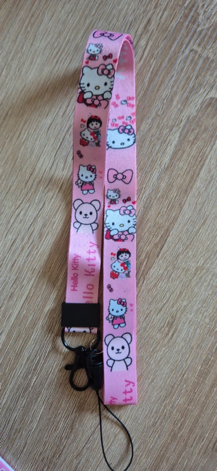 Porte carte d'identité Hello kitty avec lanière fantaisie. - photo numéro 3