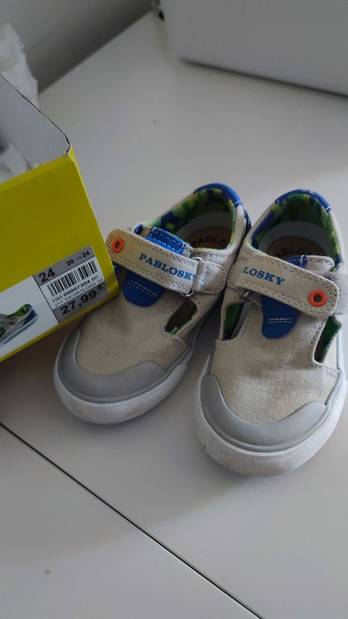 Sandales/ chaussures d'été