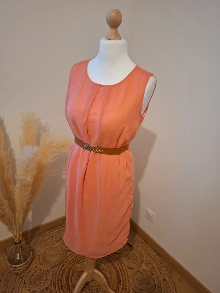 Robe fluide à motifs rose/corail LC Waikiki taille M 38