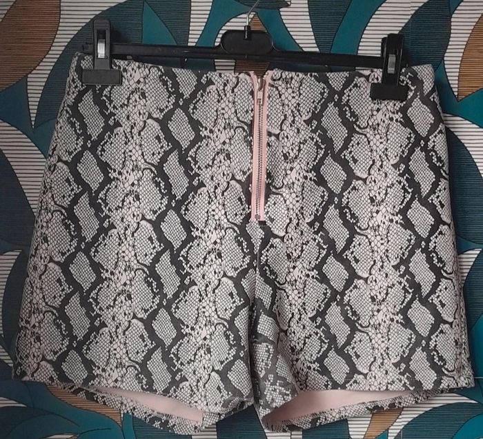Short taille haute - Marque Shein en taille 40