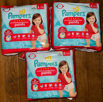 3 paquets de couches Pampers taille 5