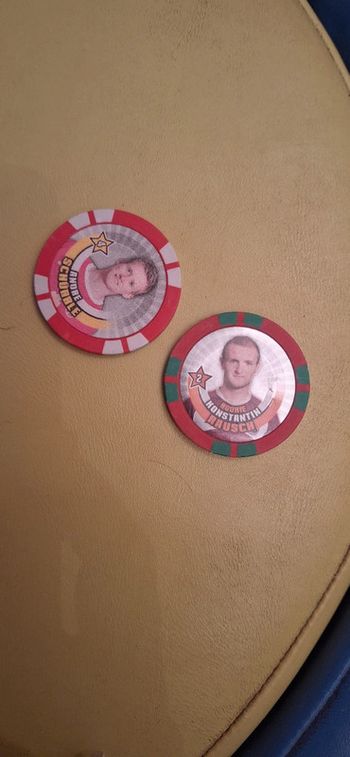 2 jetons type pocker ou pogg