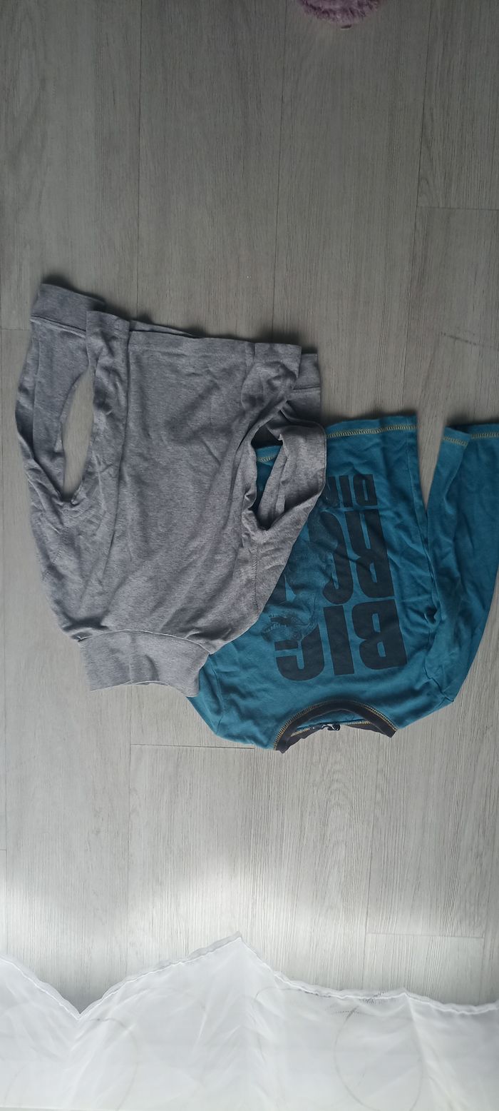 Lot de 2 tee shirt manches longues taille 6 ans