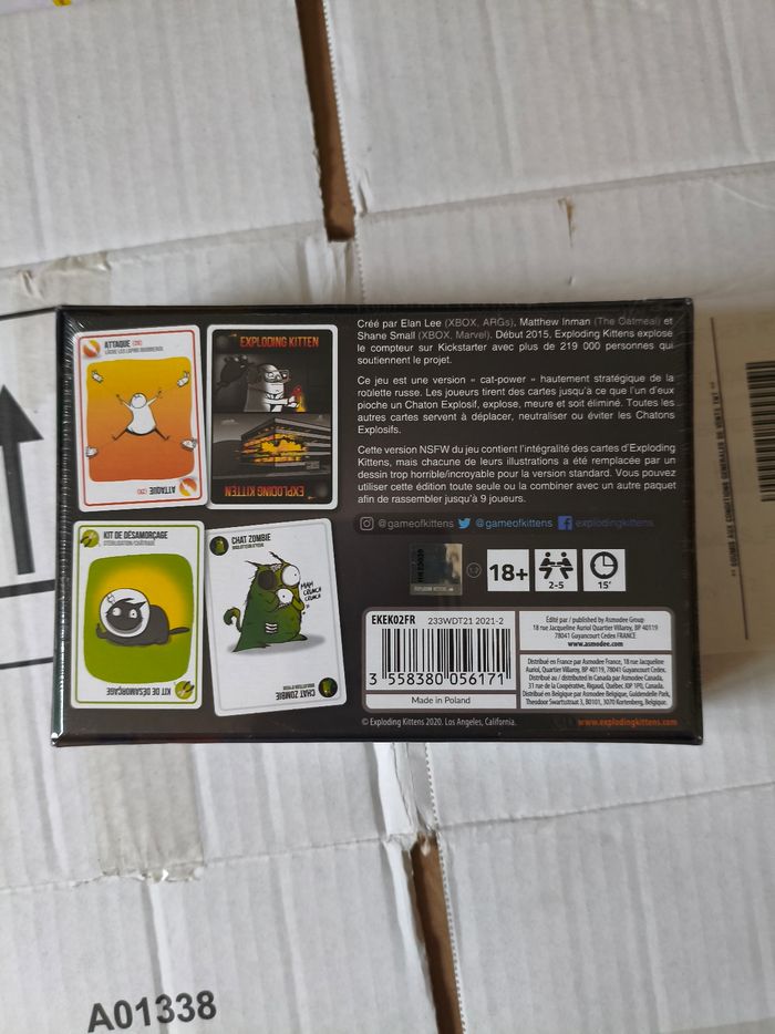 Exploding Kittens jeu de société neuf sous blister - photo numéro 2