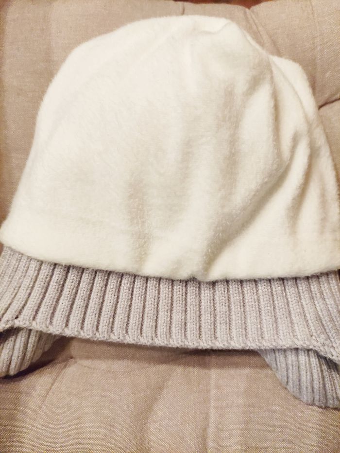 Bonnet à pompon garçon gris avec motif pelleteuses - photo numéro 4