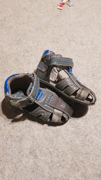 Sandales estivales garçon p.21 sucre d'orge