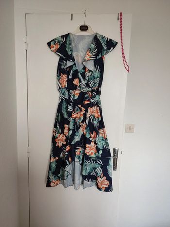 Robe a fleurs ceinturée