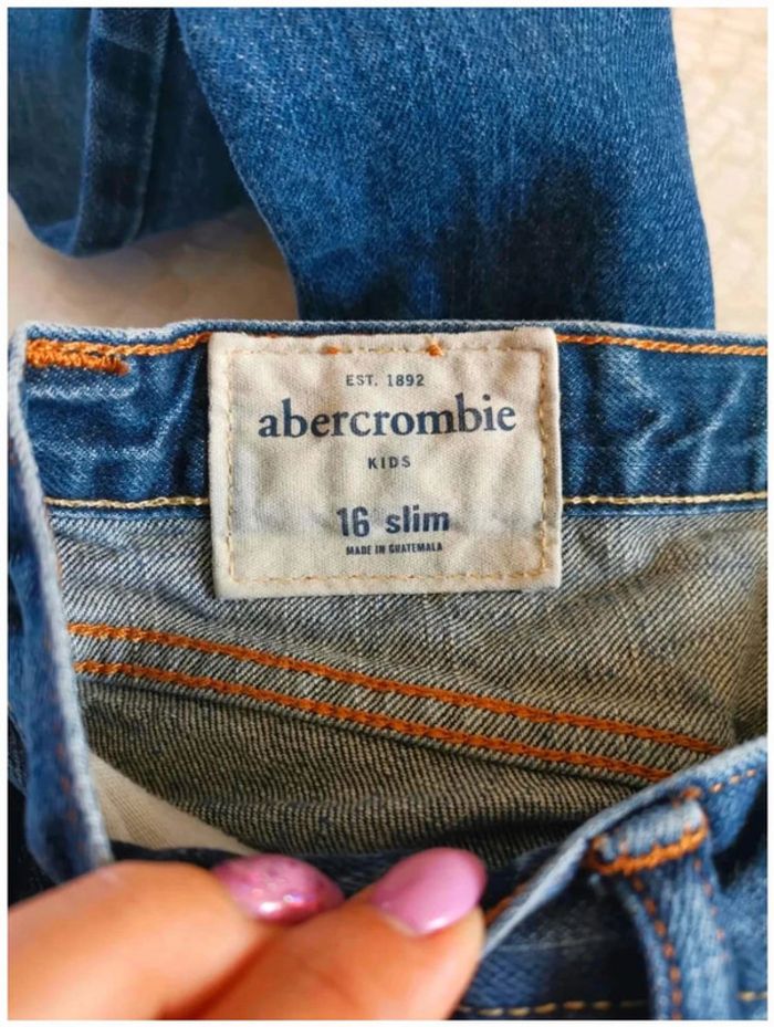 C33 jeans marine Abercrombie 16 ans - photo numéro 3