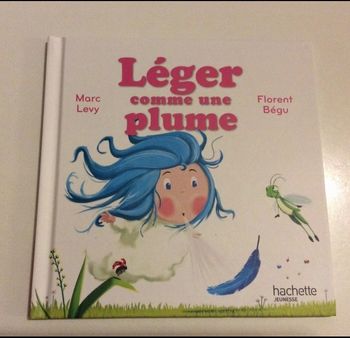 Livre Léger comme une plume Hachette