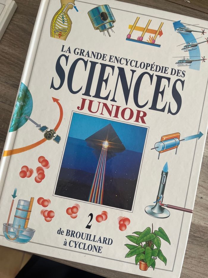 Lot de livres « la grande encyclopédie des sciences - Junior » - photo numéro 3