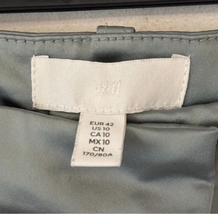 Pantalon cargo H&M satin - photo numéro 2