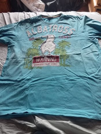T-shirt court