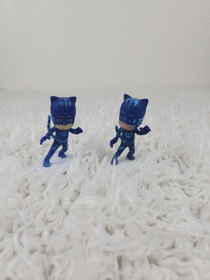 Lot de 2 figurines topper Cake Yoyo Les Pyjamasques marque Pjmasks 🎅