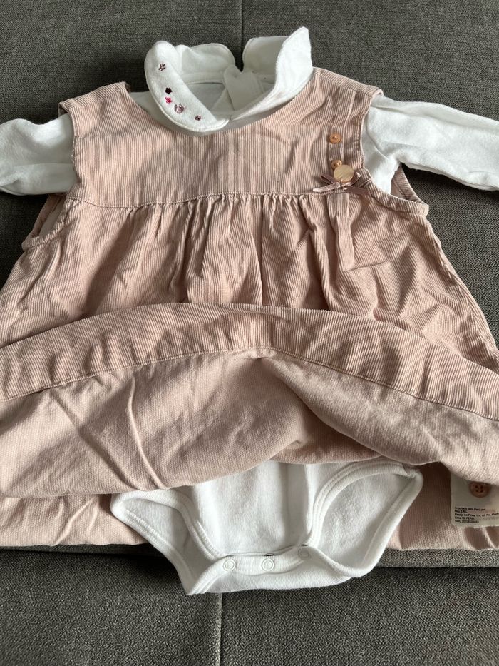 Robe velours + body 6 mois - photo numéro 2