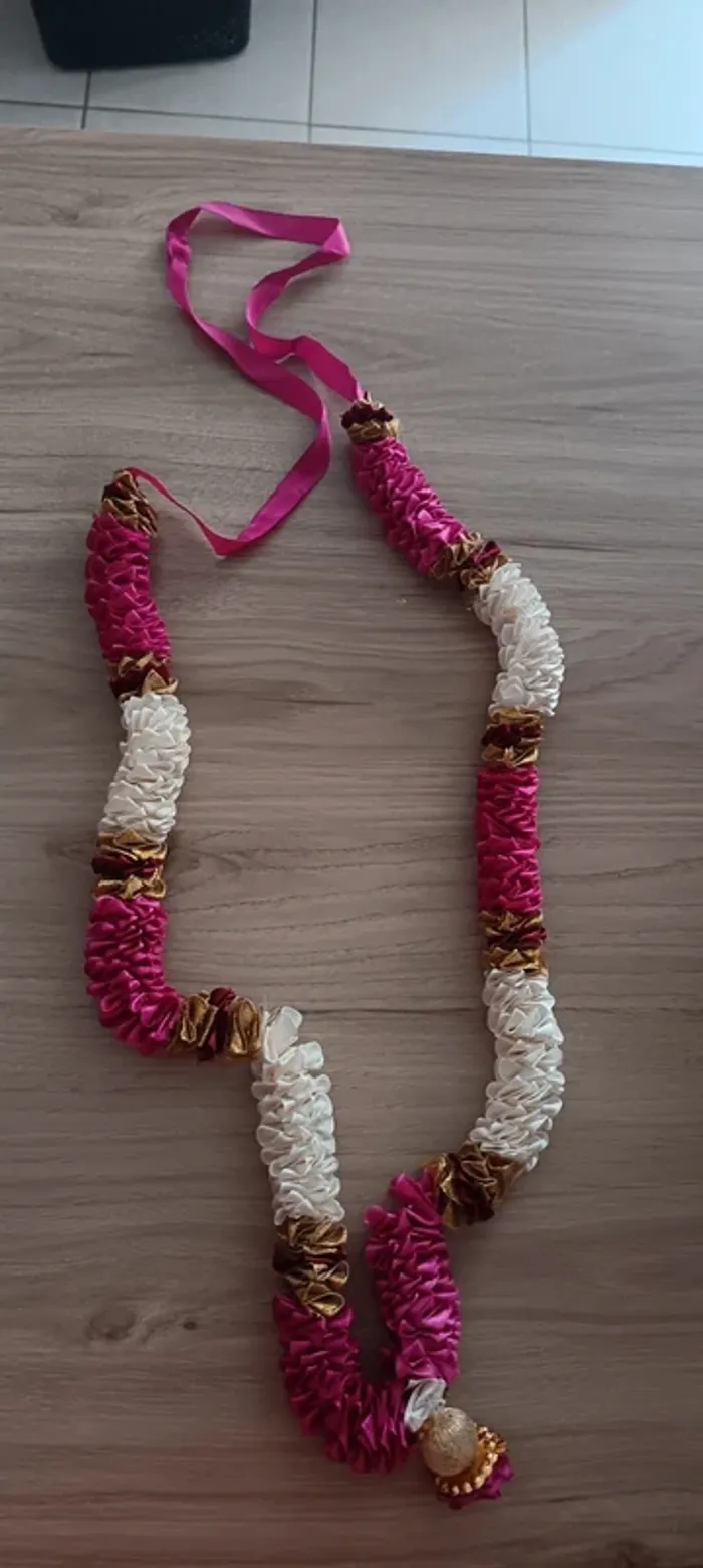 Collier de fleur indien