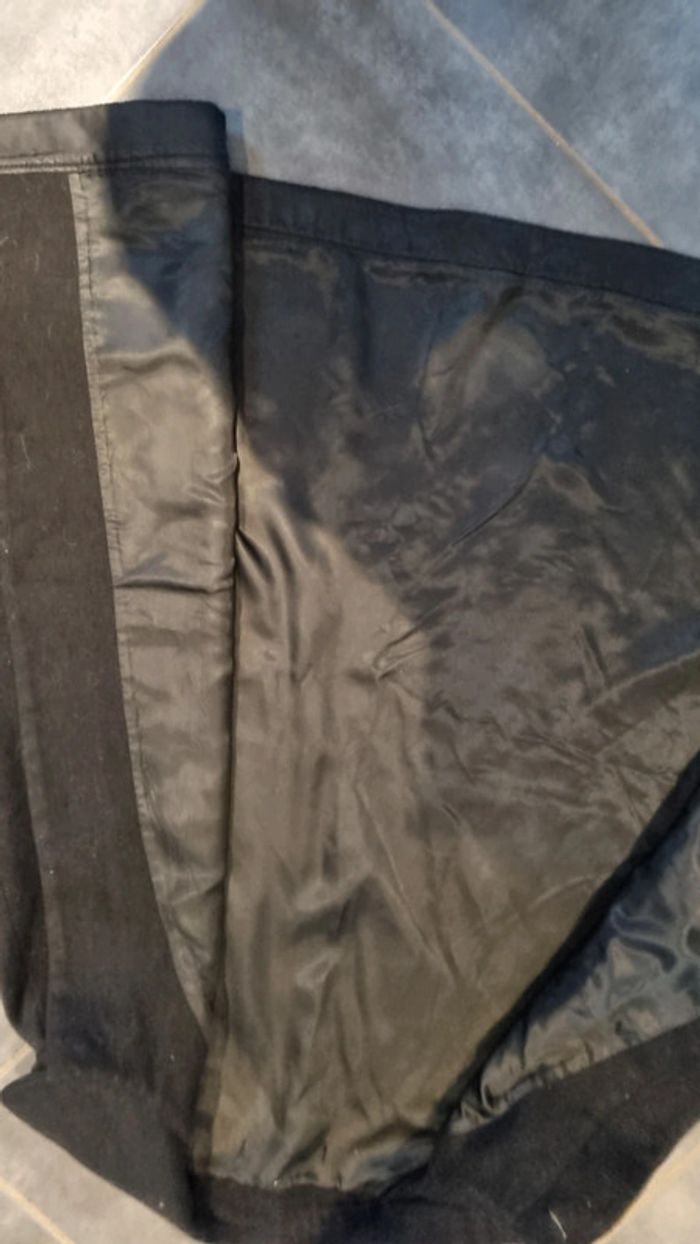 Cape noir 60% laine L parfait état belle qualité - photo numéro 5