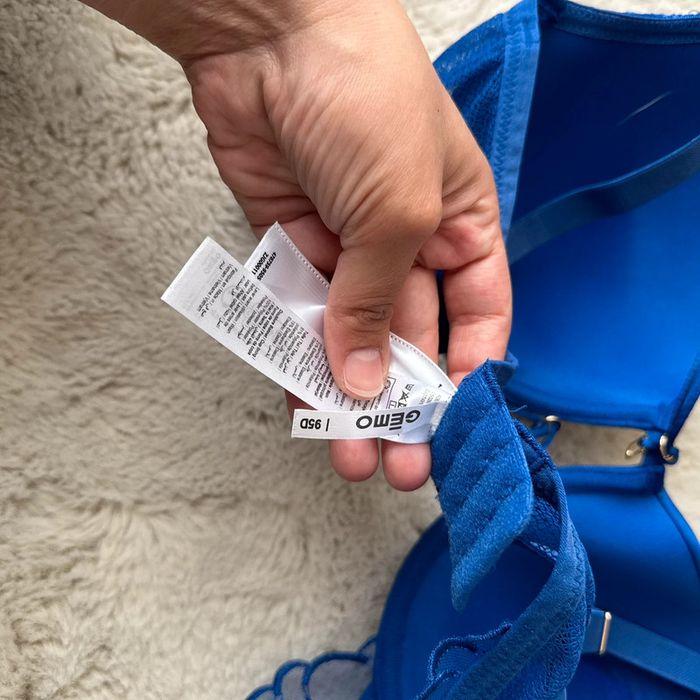 👙Soutien gorge rembourré + bas offert- 95D - neuf sans étiquette bleu roi- Gemo - photo numéro 3