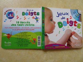 CD bébé ou jeune enfant Jeux de doigts avec livre et gestuelle