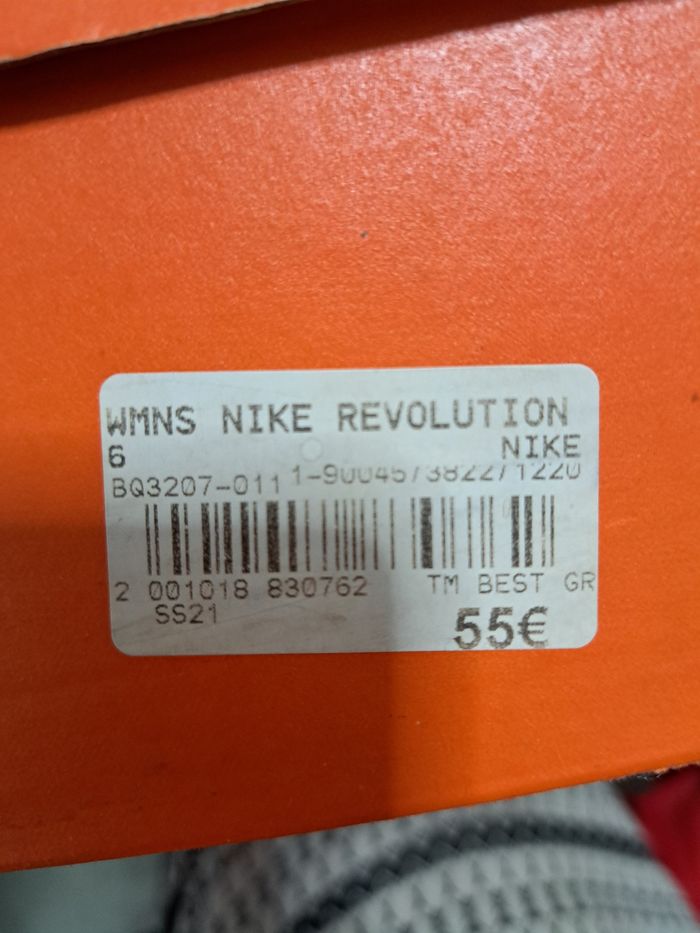 Basket Nike Revolution 5 - photo numéro 5