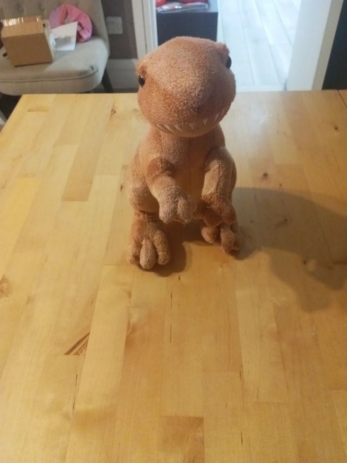 Peluche dinosaure