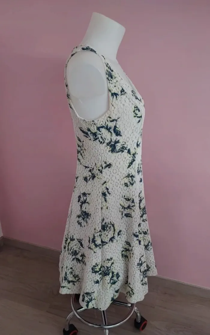 Robe fleurie Lucy & co 42 - photo numéro 6