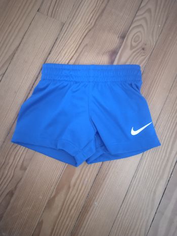 Short nike