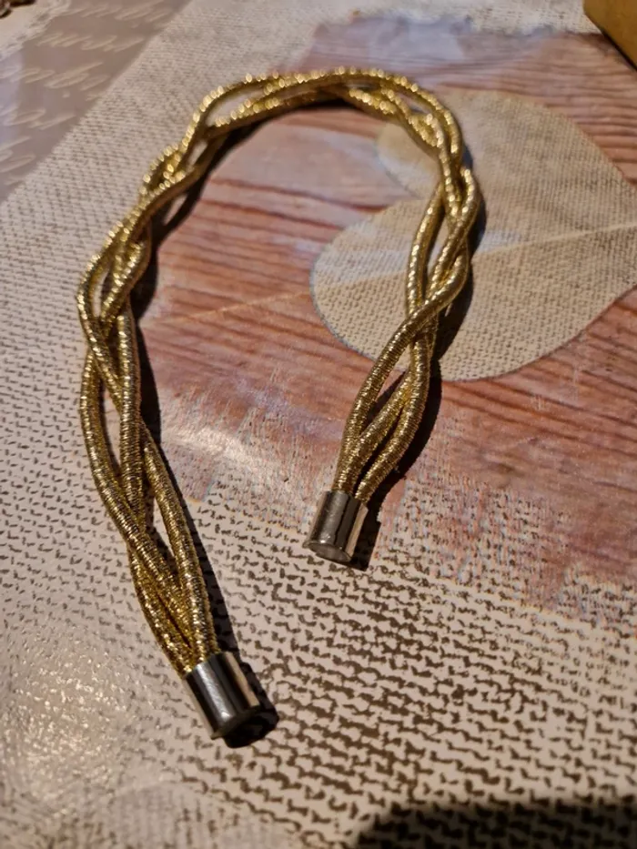 Bracelet ou collier fantaisie - photo numéro 4