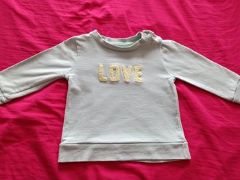 Pull Love taille 18 mois