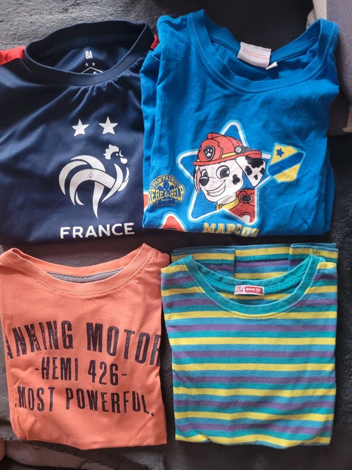 Lot 4 t-shirts manches courtes 8 ans