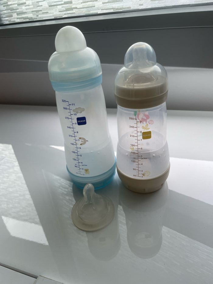 Lot 2 biberons mam