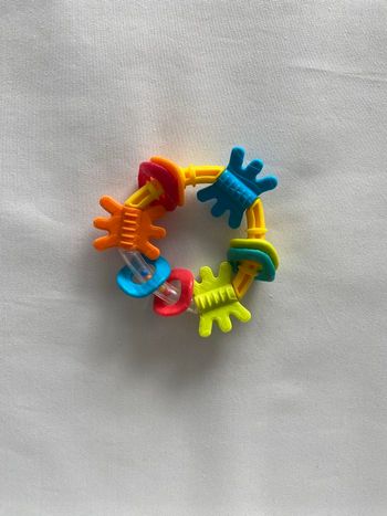 Hochet couleurs vives