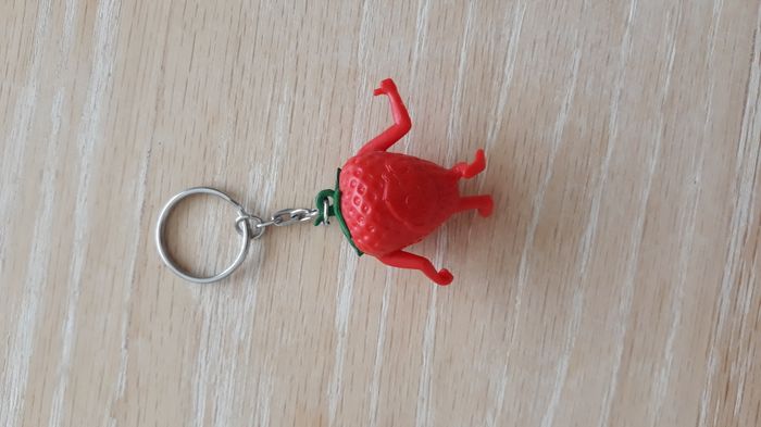 Porte-clé Oasis fraise - Neuf - photo numéro 2