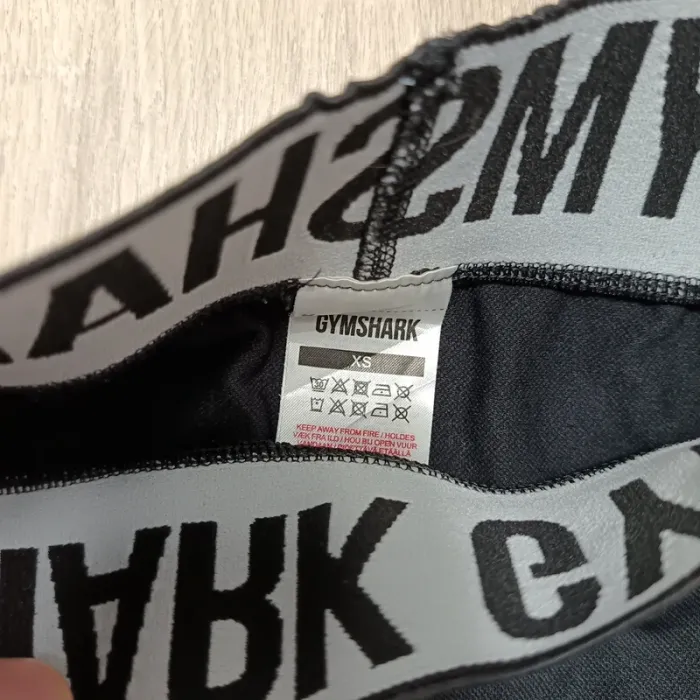 Short gymshark femme XS noir - photo numéro 3