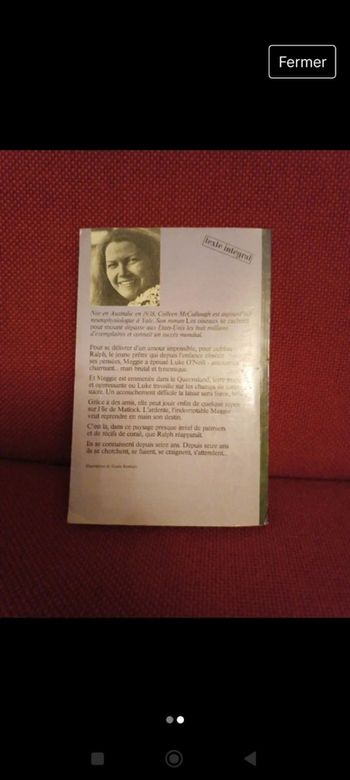 Les oiseaux se cachent pour mourir