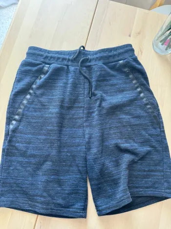 Short garçon taille S
