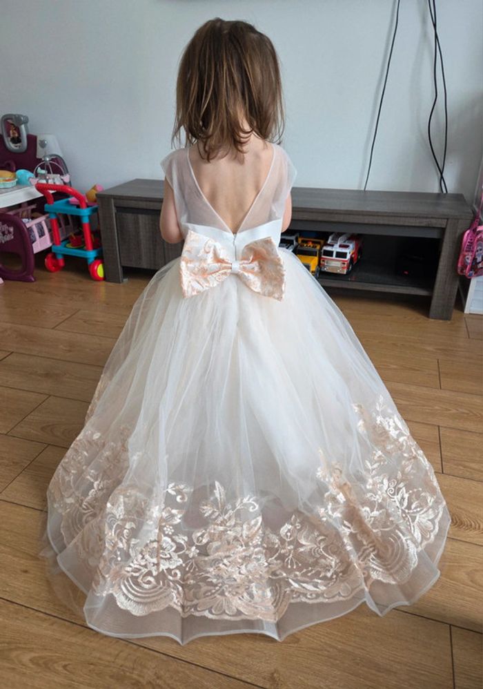 Robe cérémonie avec traîne - photo numéro 2