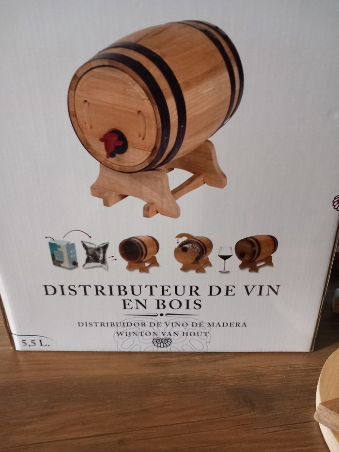 Distributeur de vin en bois - photo numéro 2