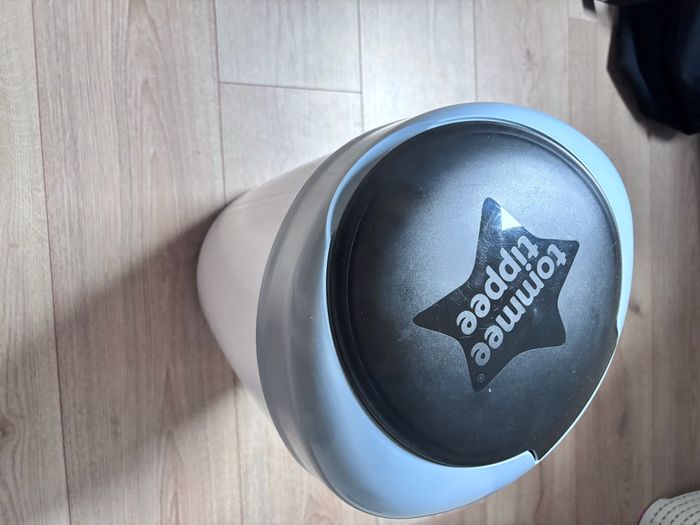 Poubelle tommee tippee