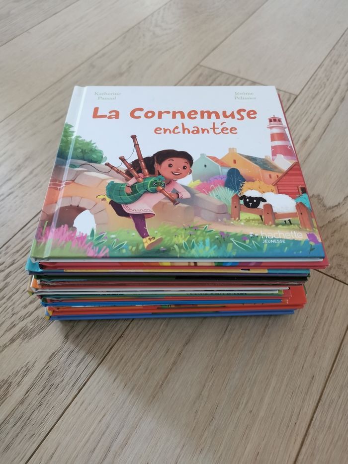 Lot 13 livres pour enfants - comme neufs - photo numéro 4