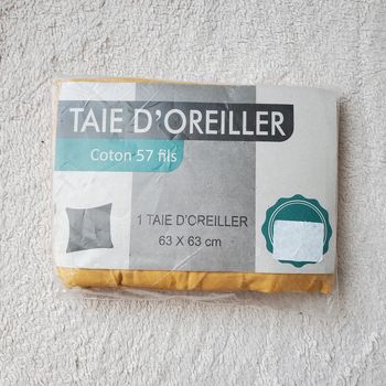 1 taie d'oreiller 63 X 63 cm