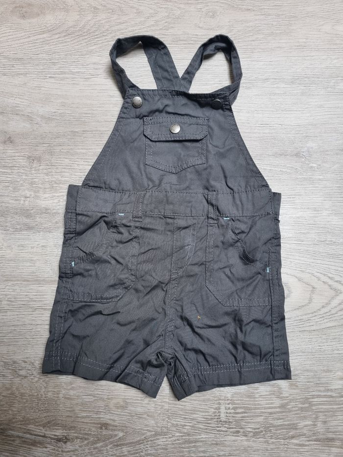 Salopette taille 18 mois de kiabi tres bonne etat