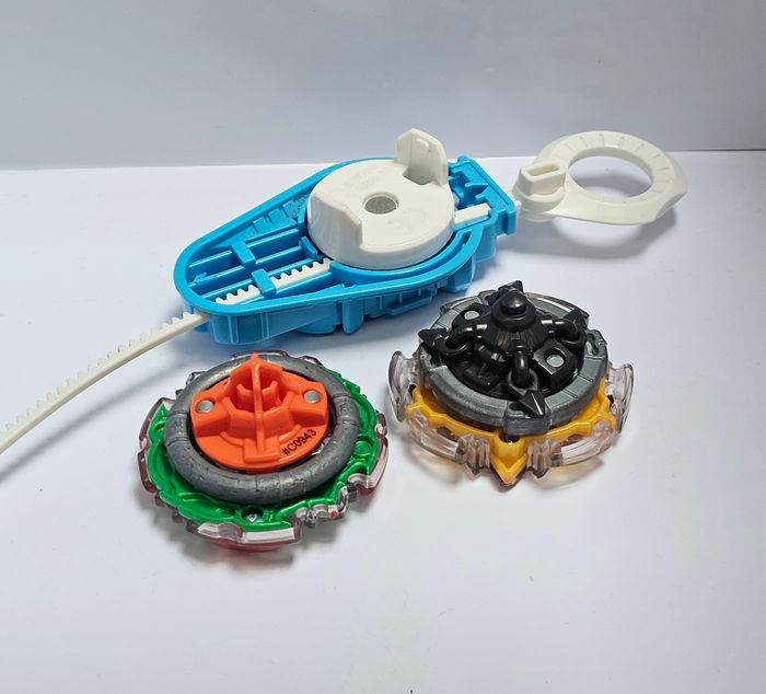 Lot Toupies Beyblade Burst - photo numéro 2