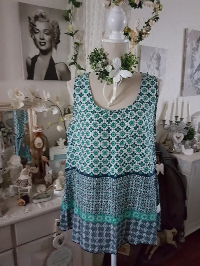 Haut fluide vert imprimé Taille 46 - photo numéro 2