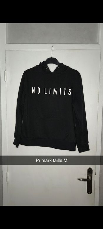 Pull noir Primark taille 38