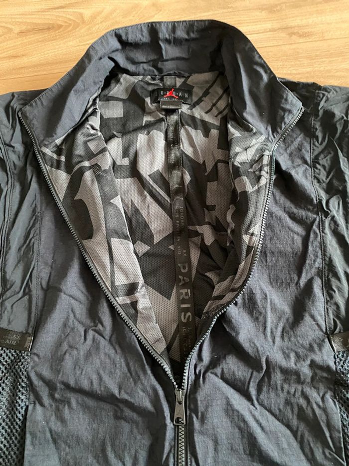 Magnifique veste Jordan PSG - photo numéro 6