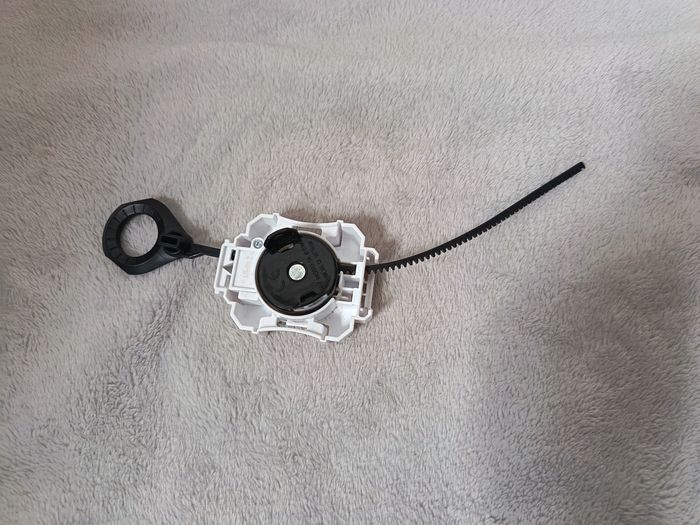 Lanceur Beyblade Burst Blanc Hasbro (2017) + Crémaillère - photo numéro 2