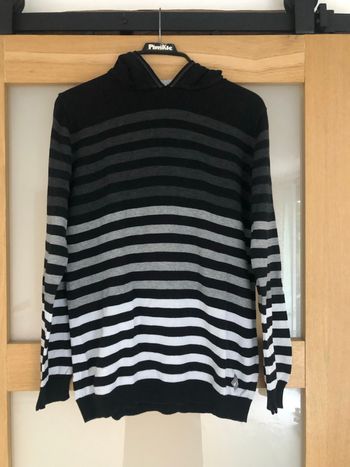 Pull à capuche - 16 ans