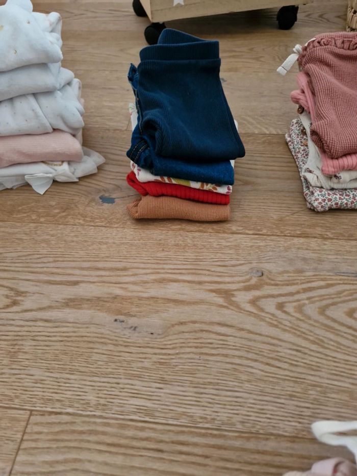 Lot de vêtements bébe fille 6 mois (43 pcs)🌻 - photo numéro 3