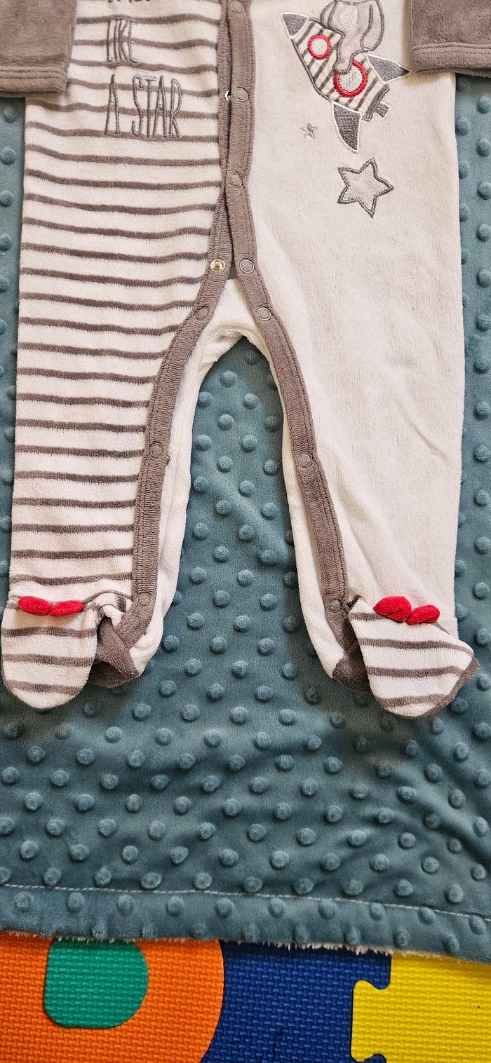 Pyjama velours 6 mois - photo numéro 3